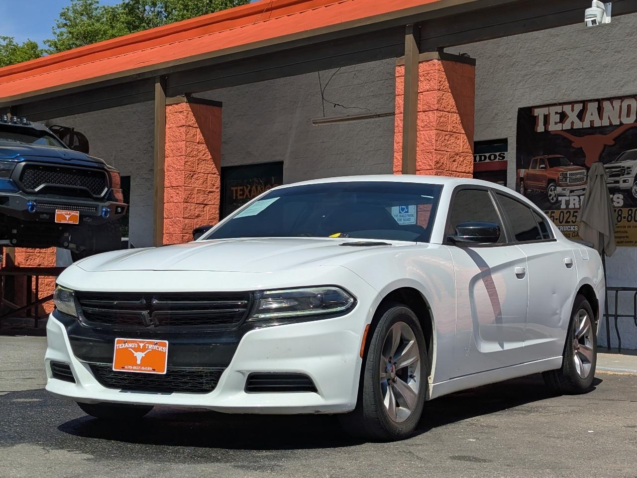 Dodge Charger SE 2017