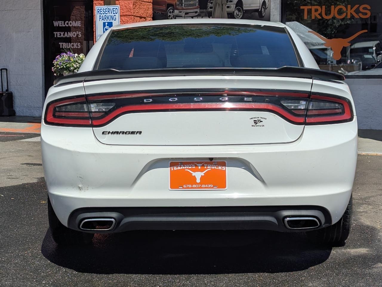 Dodge Charger SE 2017