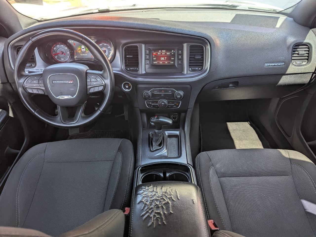 Dodge Charger SE 2017