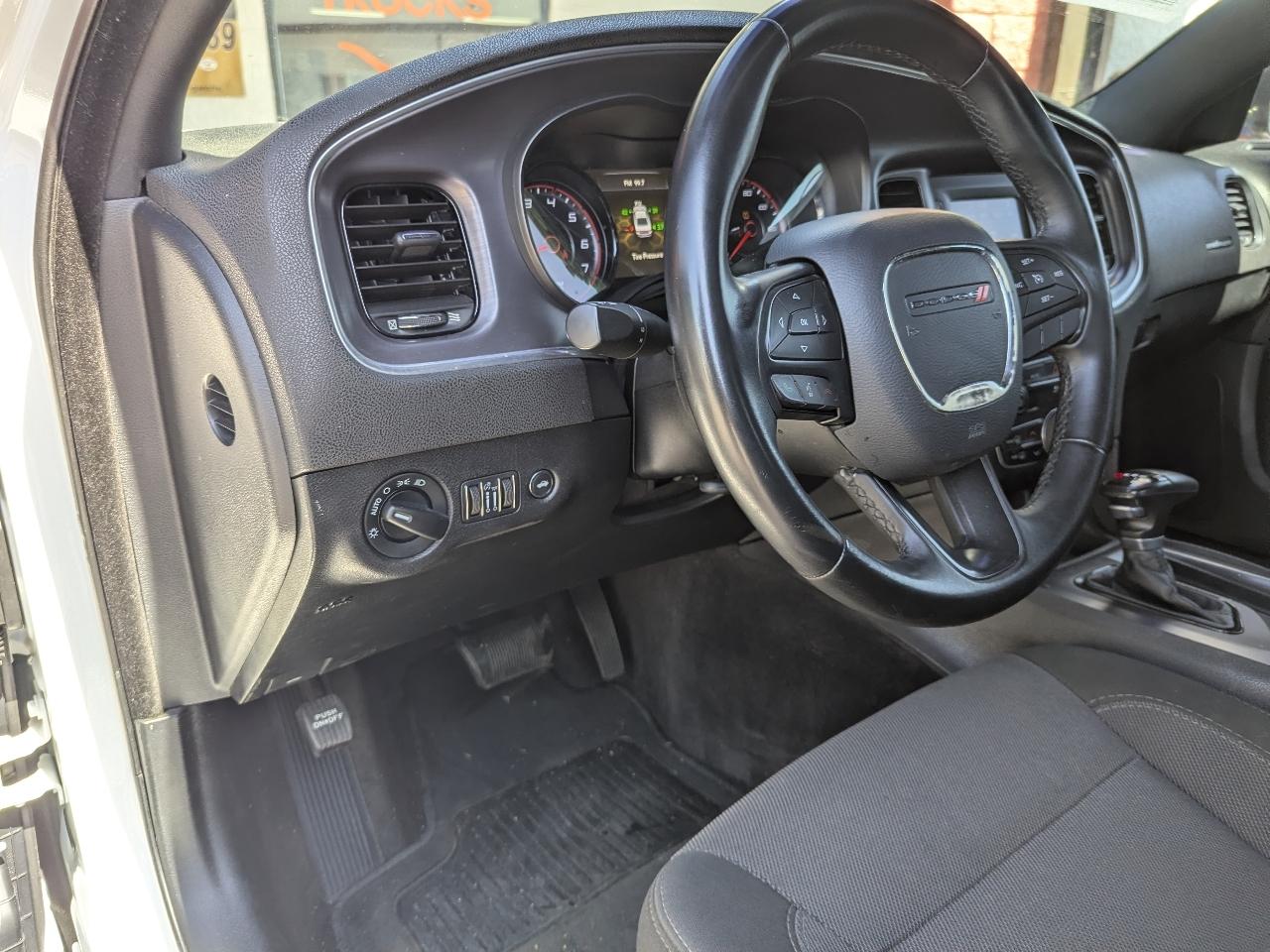 Dodge Charger SE 2017