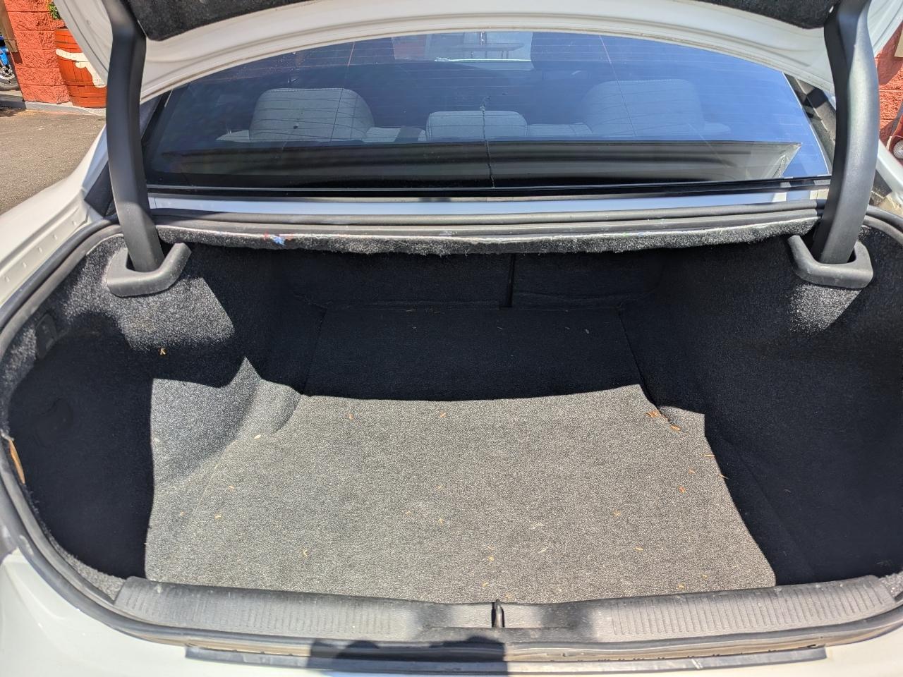 Dodge Charger SE 2017