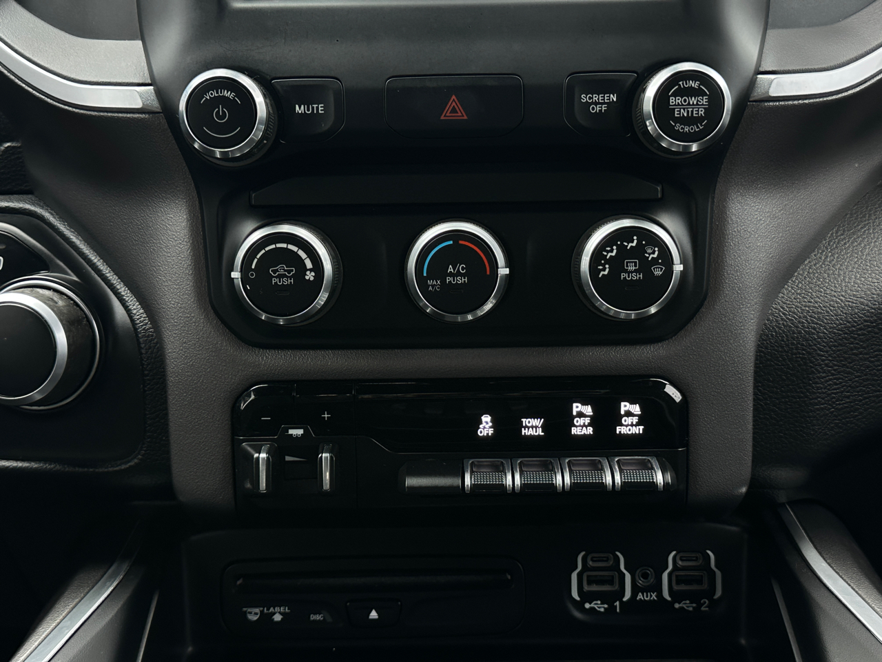 RAM 1500 Big Horn Crew Cab SWB 4WD 2019