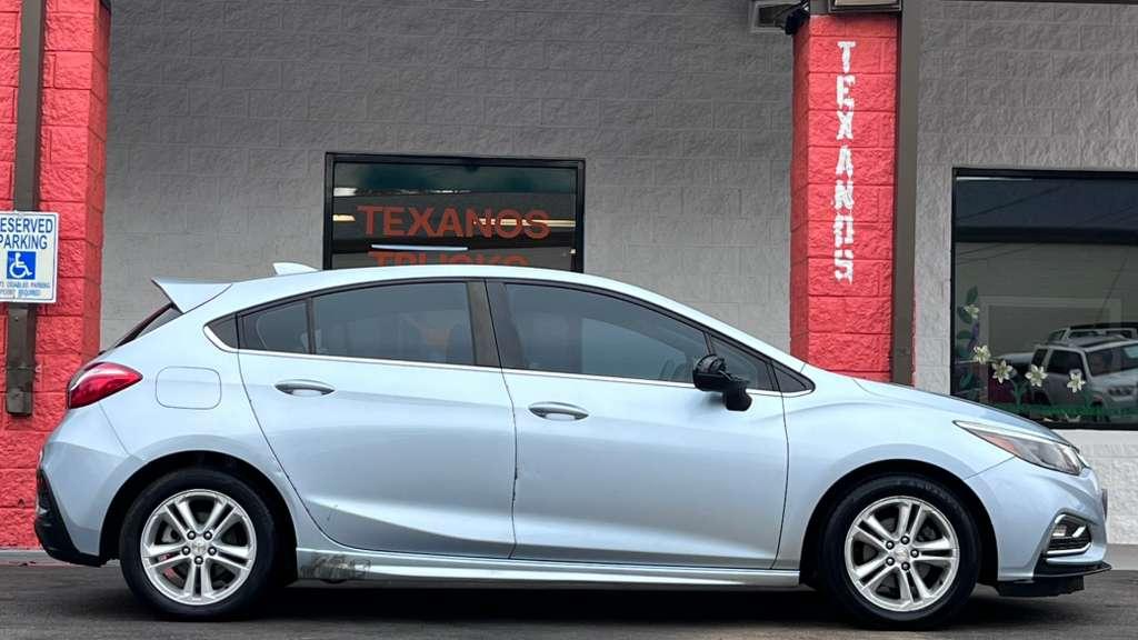 Chevrolet Cruze LT Auto Hatchback 2017