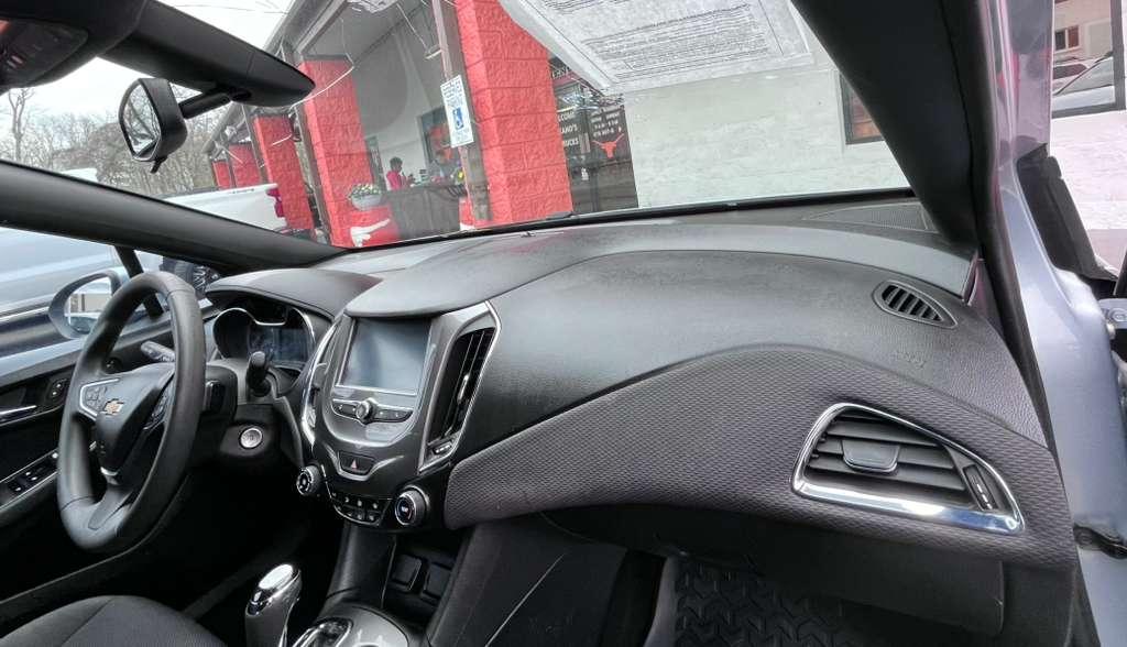 Chevrolet Cruze LT Auto Hatchback 2017