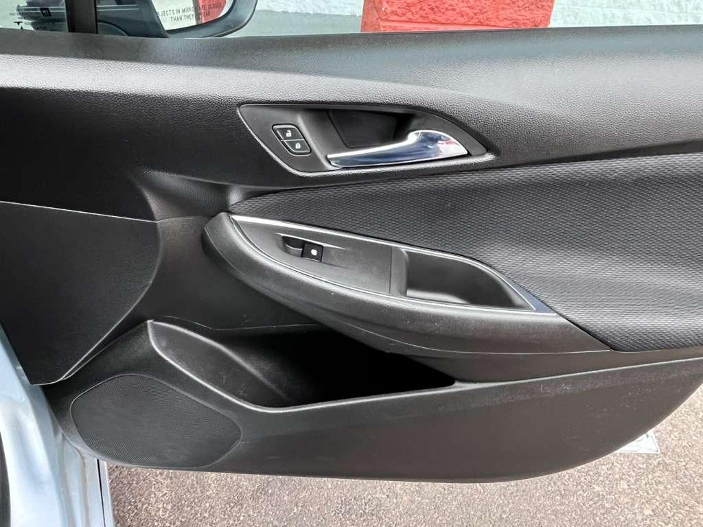 Chevrolet Cruze LT Auto Hatchback 2017