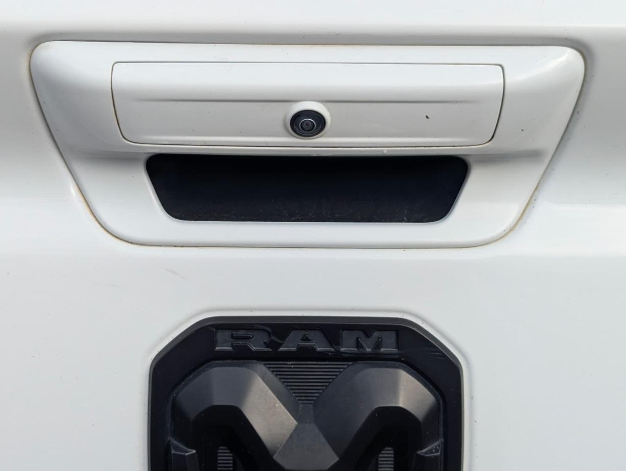 RAM 1500 Big Horn 4x2 Crew Cab 5'7" Box 2021