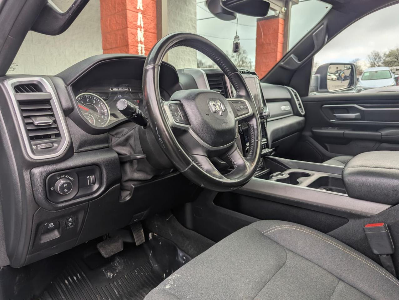 RAM 1500 Big Horn 4x2 Crew Cab 5'7" Box 2021