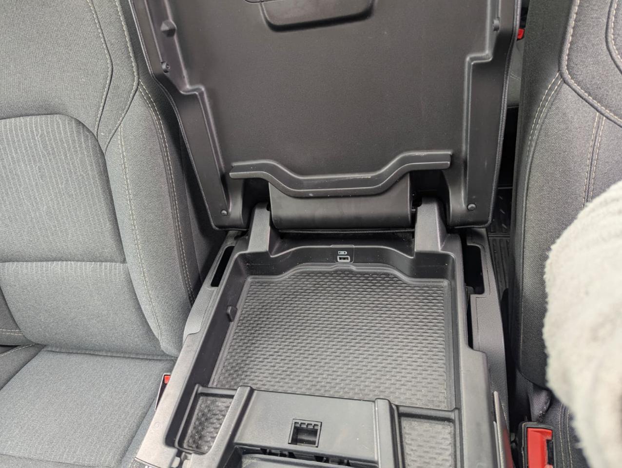 RAM 1500 Big Horn 4x2 Crew Cab 5'7" Box 2021