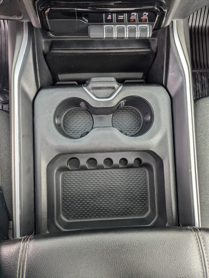 RAM 1500 Big Horn 4x2 Crew Cab 5'7" Box 2021