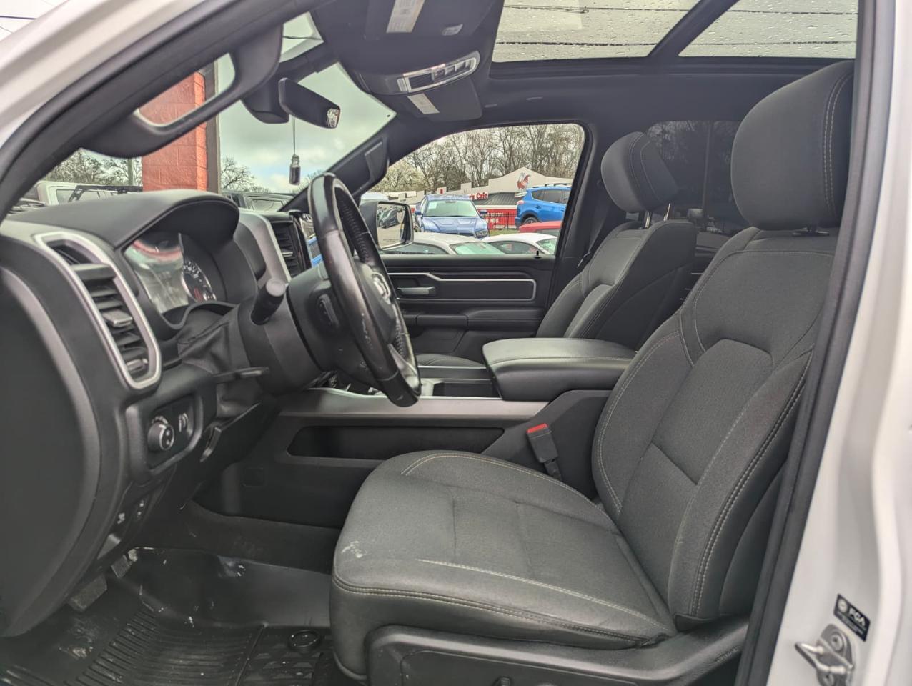 RAM 1500 Big Horn 4x2 Crew Cab 5'7" Box 2021