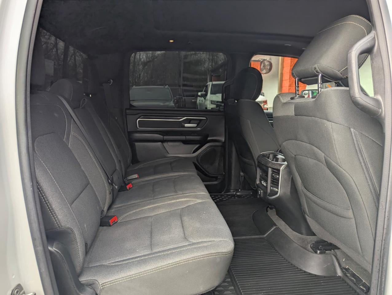 RAM 1500 Big Horn 4x2 Crew Cab 5'7" Box 2021