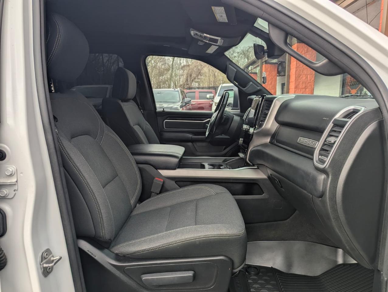 RAM 1500 Big Horn 4x2 Crew Cab 5'7" Box 2021