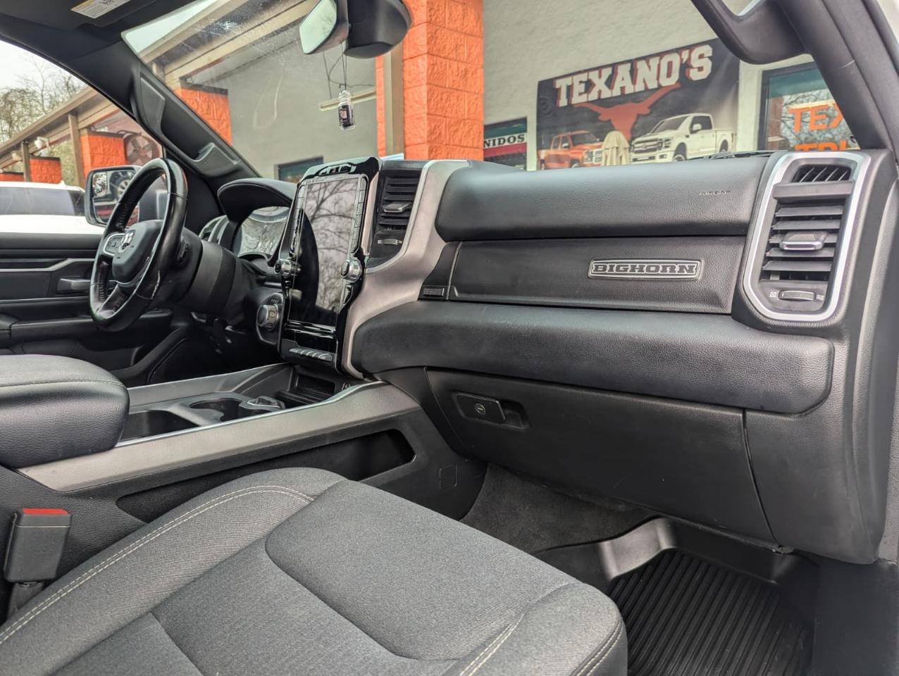 RAM 1500 Big Horn 4x2 Crew Cab 5'7" Box 2021