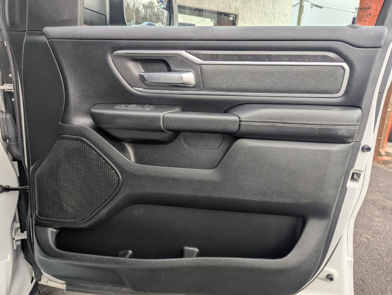 RAM 1500 Big Horn 4x2 Crew Cab 5'7" Box 2021