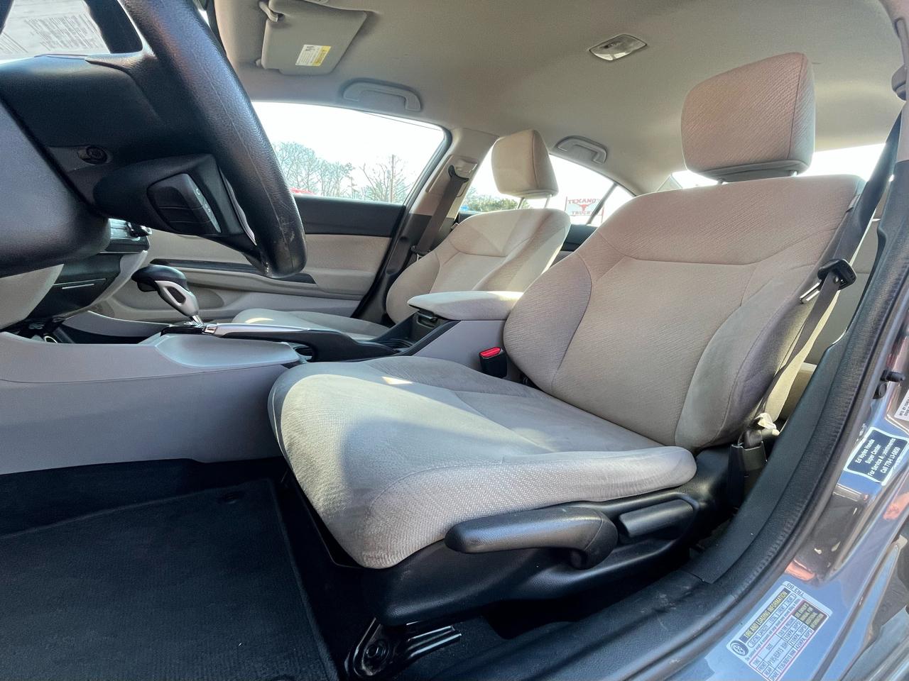 Honda Civic LX Sedan 5-Speed AT 2013