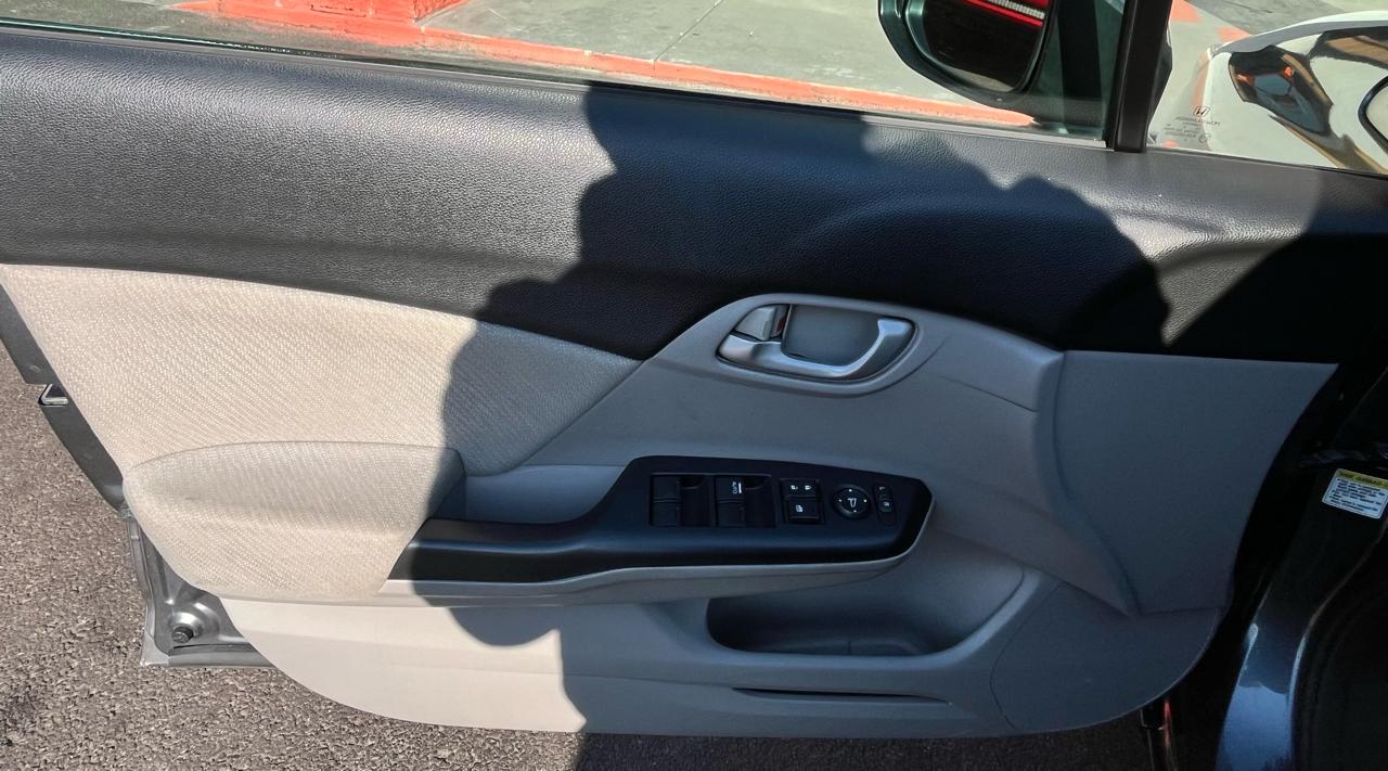 Honda Civic LX Sedan 5-Speed AT 2013