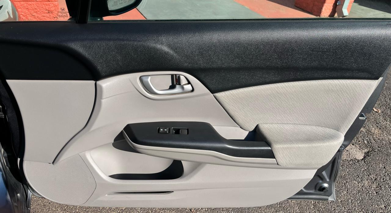 Honda Civic LX Sedan 5-Speed AT 2013