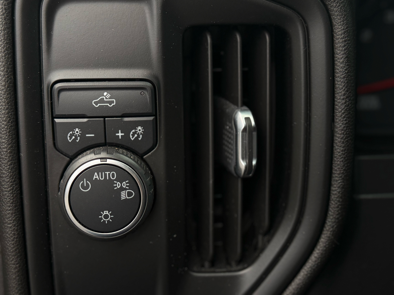 Chevrolet Silverado 1500 Custom Crew Cab Short Box 2WD 2020