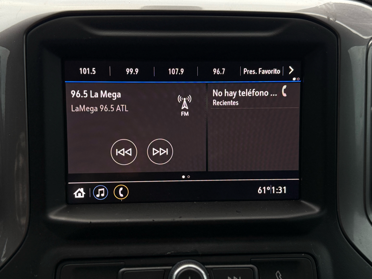 Chevrolet Silverado 1500 Custom Crew Cab Short Box 2WD 2020