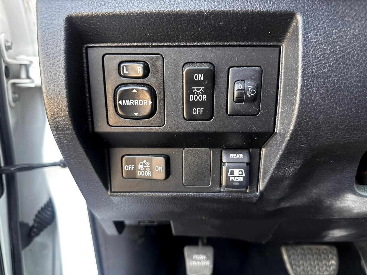 Toyota Tundra Limited 5.7L FFV Double Cab 2WD 2017