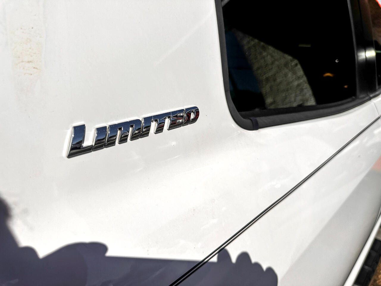 Toyota Tundra Limited 5.7L FFV Double Cab 2WD 2017