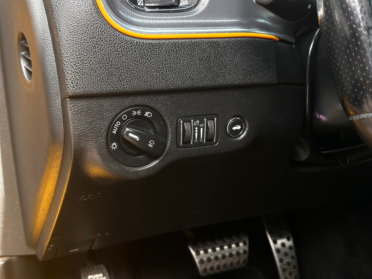 Dodge Charger 4dr Sdn SRT8 Super Bee RWD 2012