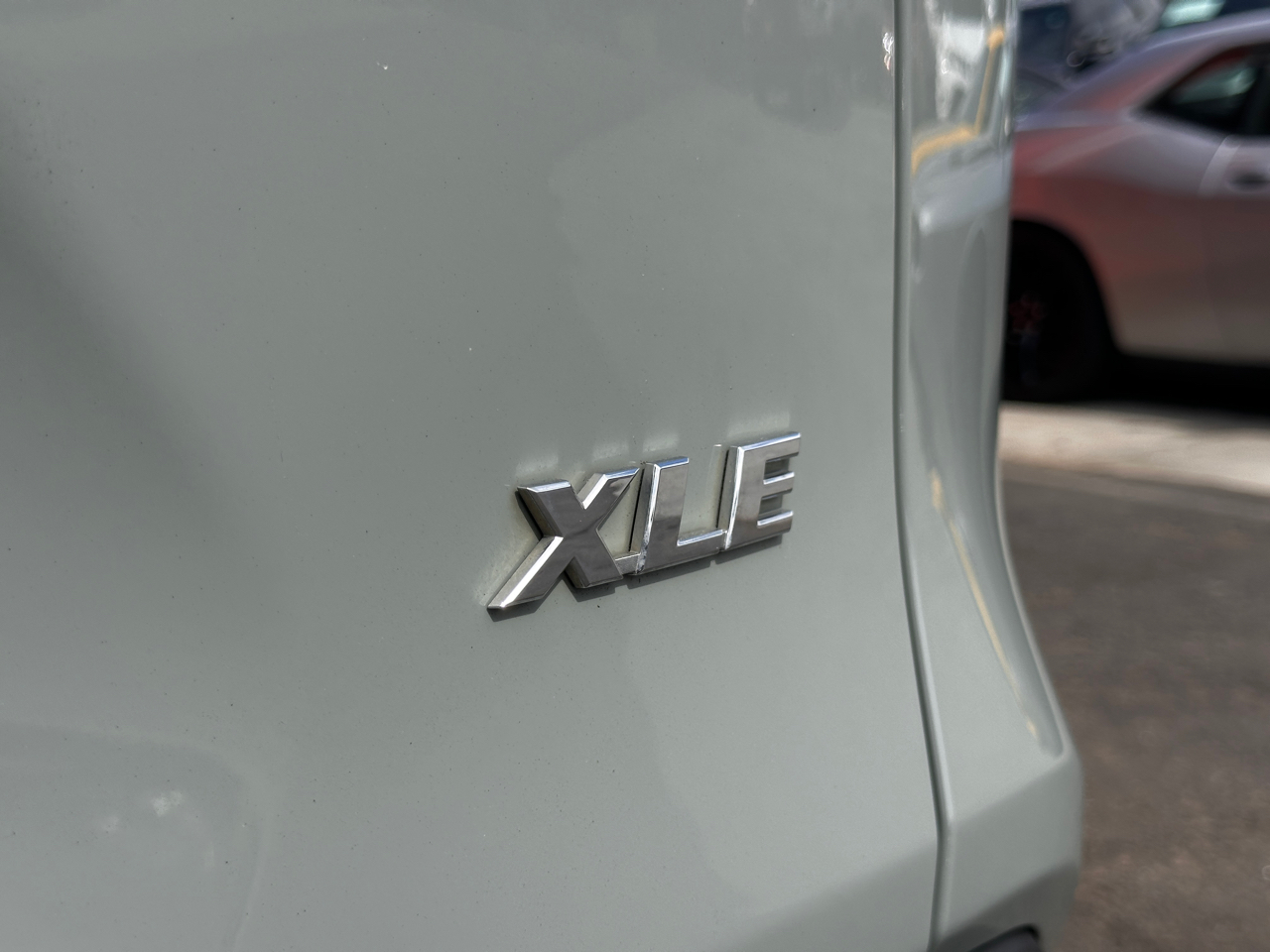 Toyota RAV4 XLE Premium FWD (Natl) 2021