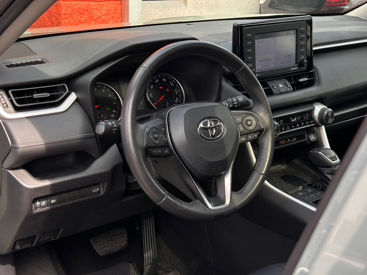 Toyota RAV4 XLE Premium FWD (Natl) 2021