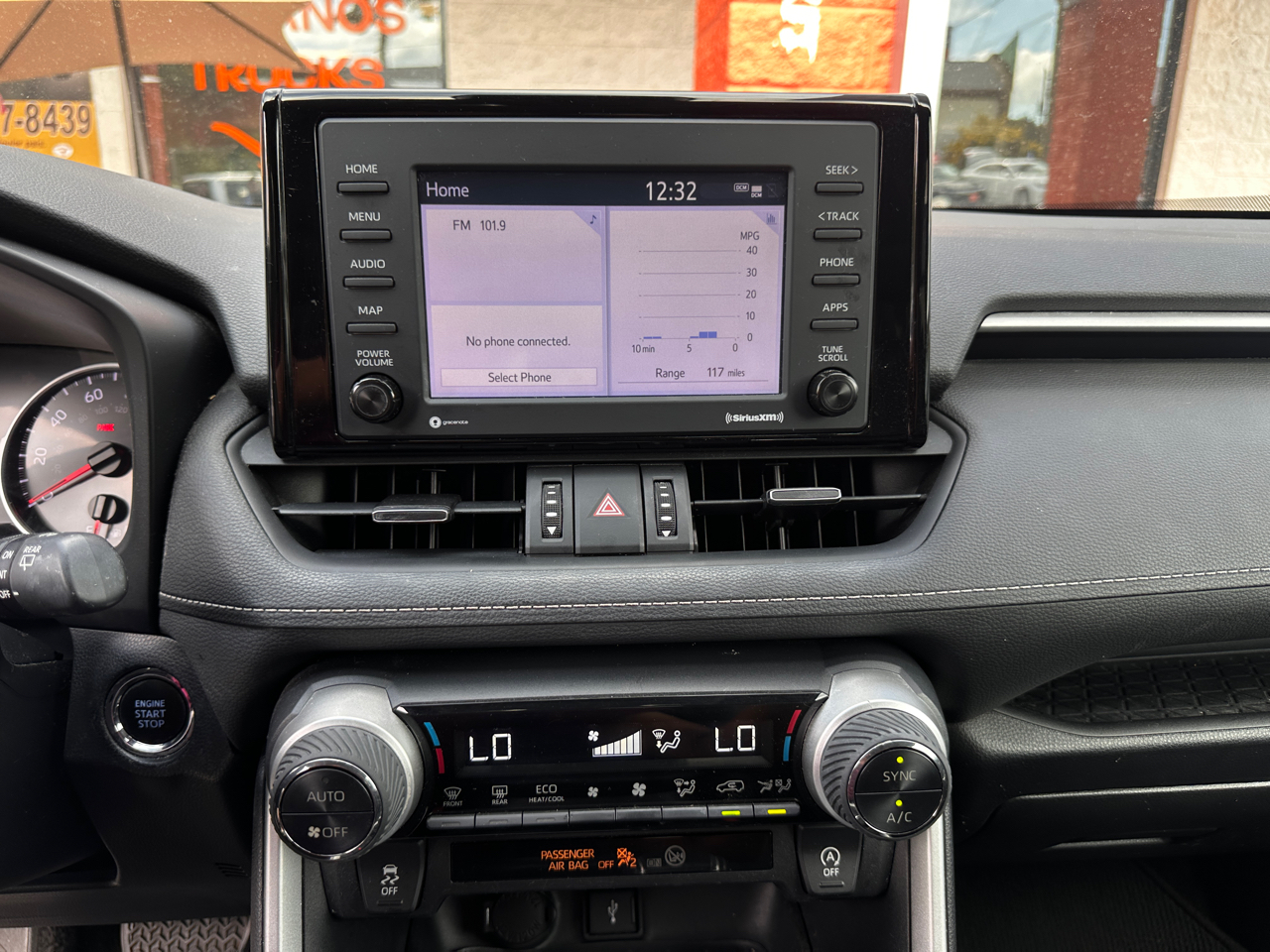 Toyota RAV4 XLE Premium FWD (Natl) 2021