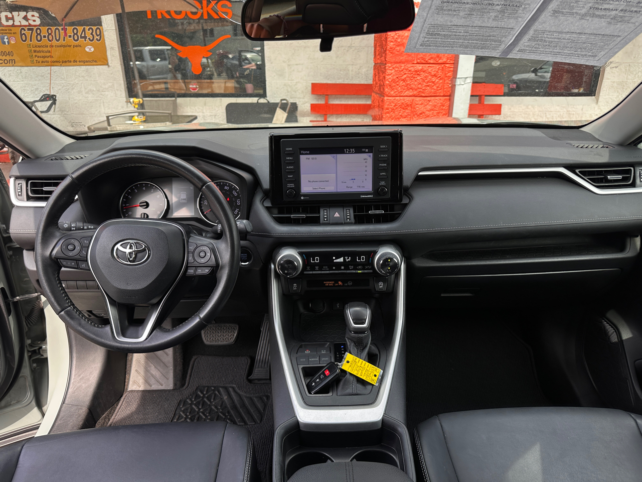 Toyota RAV4 XLE Premium FWD (Natl) 2021