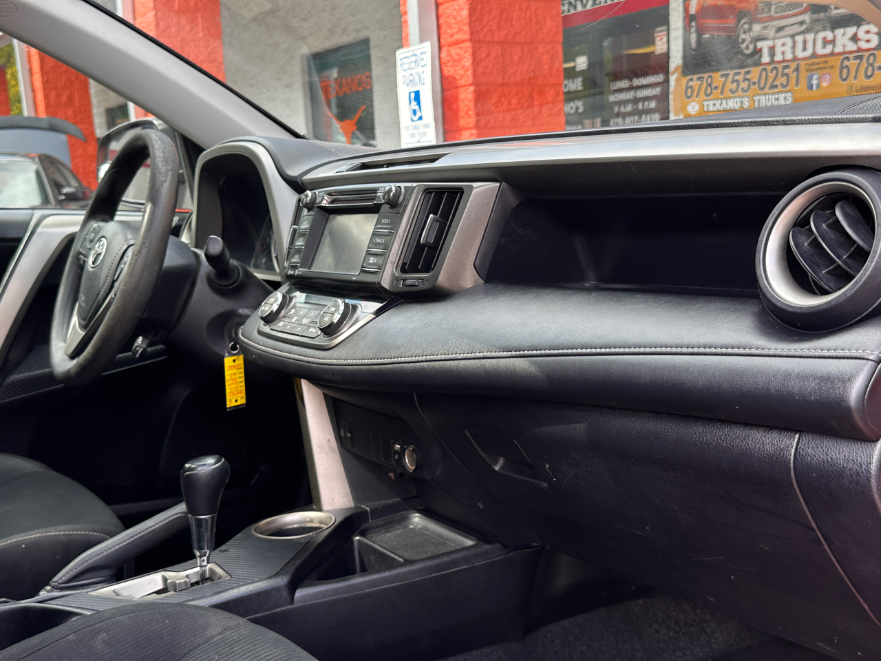 Toyota RAV4 FWD 4dr XLE (Natl) 2015