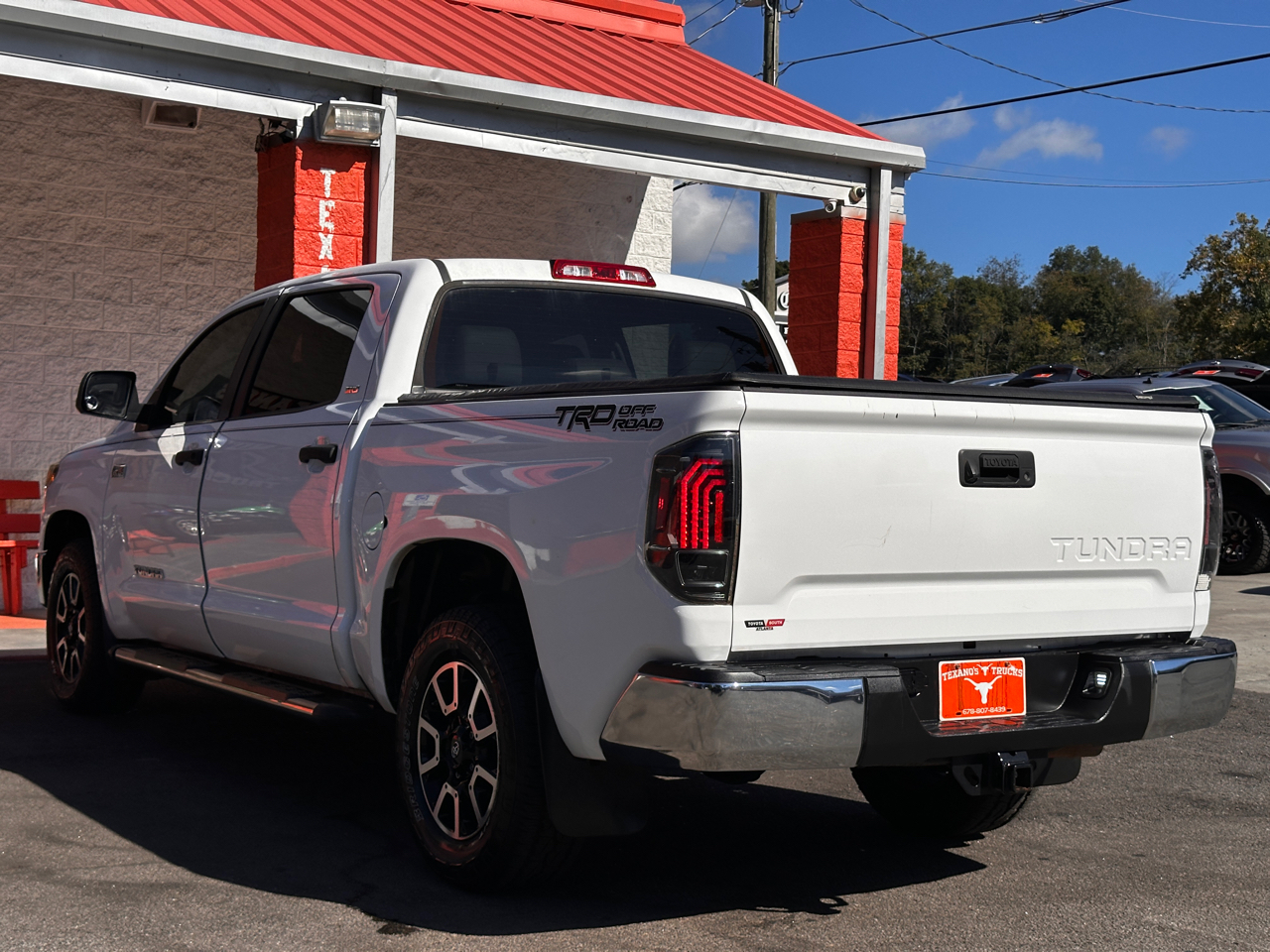 Toyota Tundra 2WD Truck CrewMax 5.7L V8 6-Spd AT SR5 (Natl) 2014