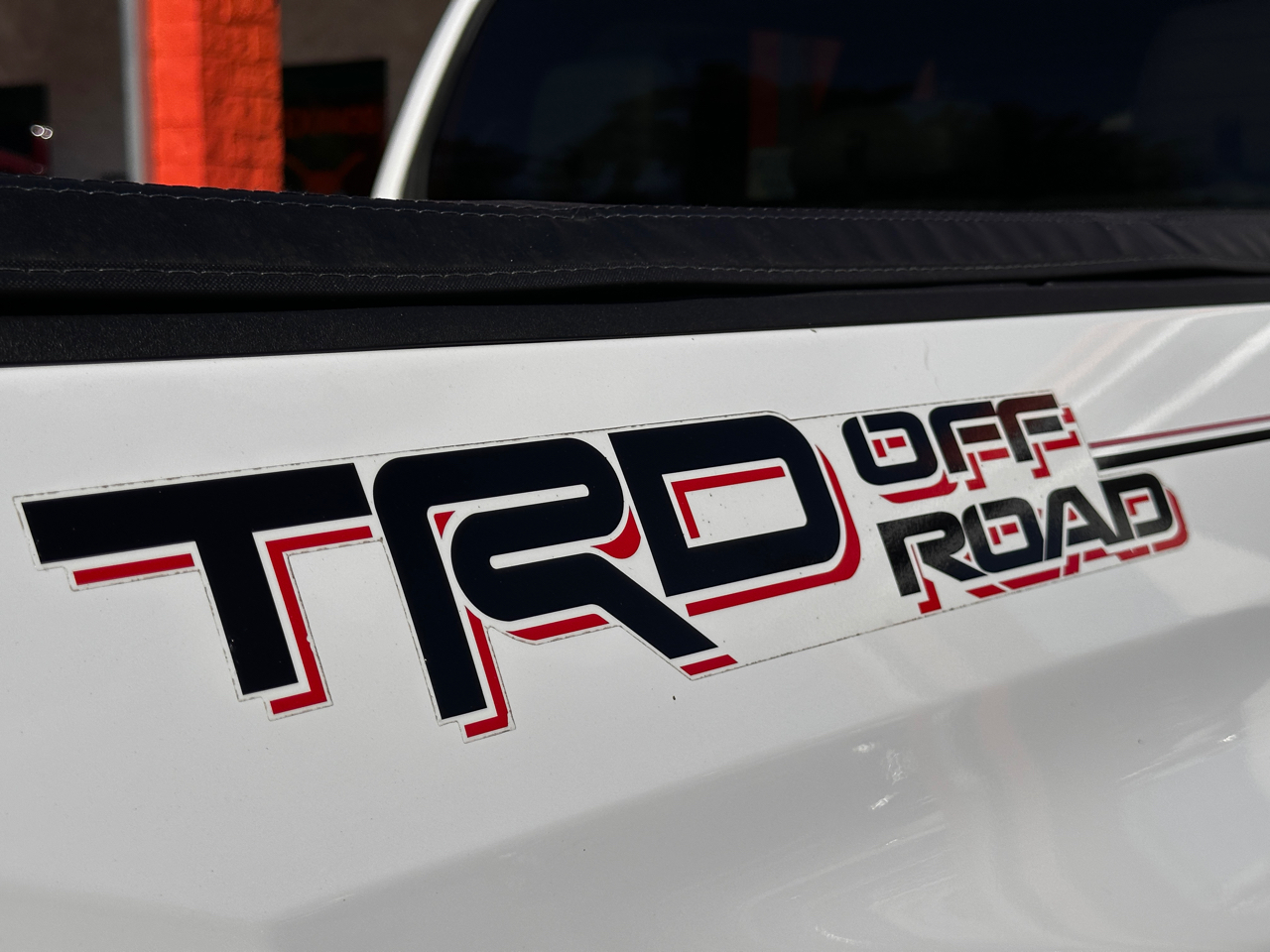 Toyota Tundra 2WD Truck CrewMax 5.7L V8 6-Spd AT SR5 (Natl) 2014