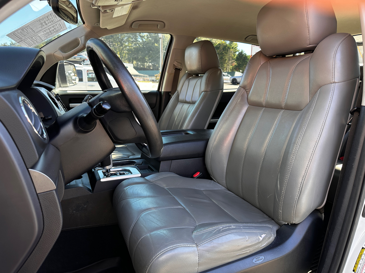 Toyota Tundra 2WD Truck CrewMax 5.7L V8 6-Spd AT SR5 (Natl) 2014