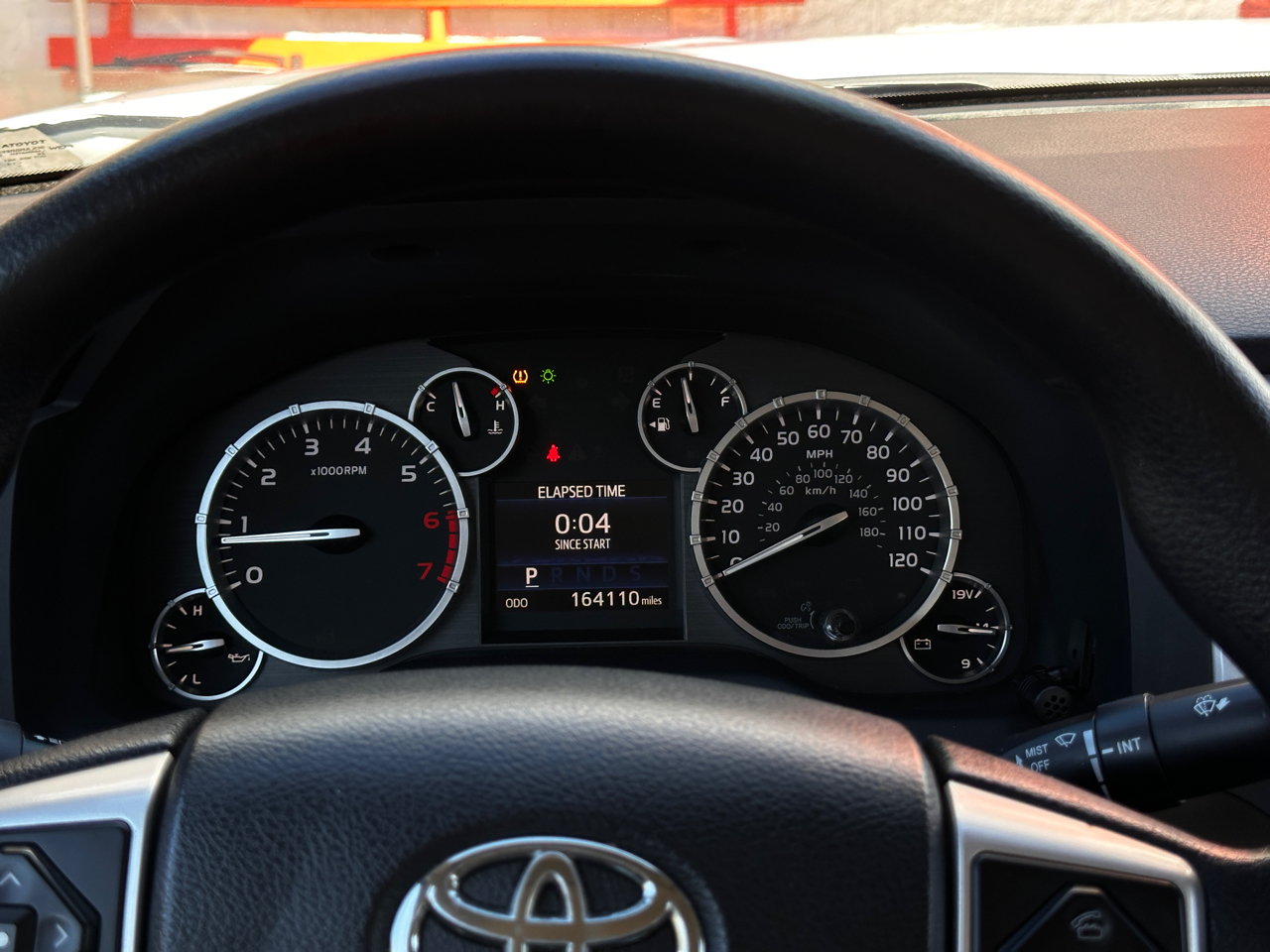 Toyota Tundra 2WD Truck CrewMax 5.7L V8 6-Spd AT SR5 (Natl) 2014