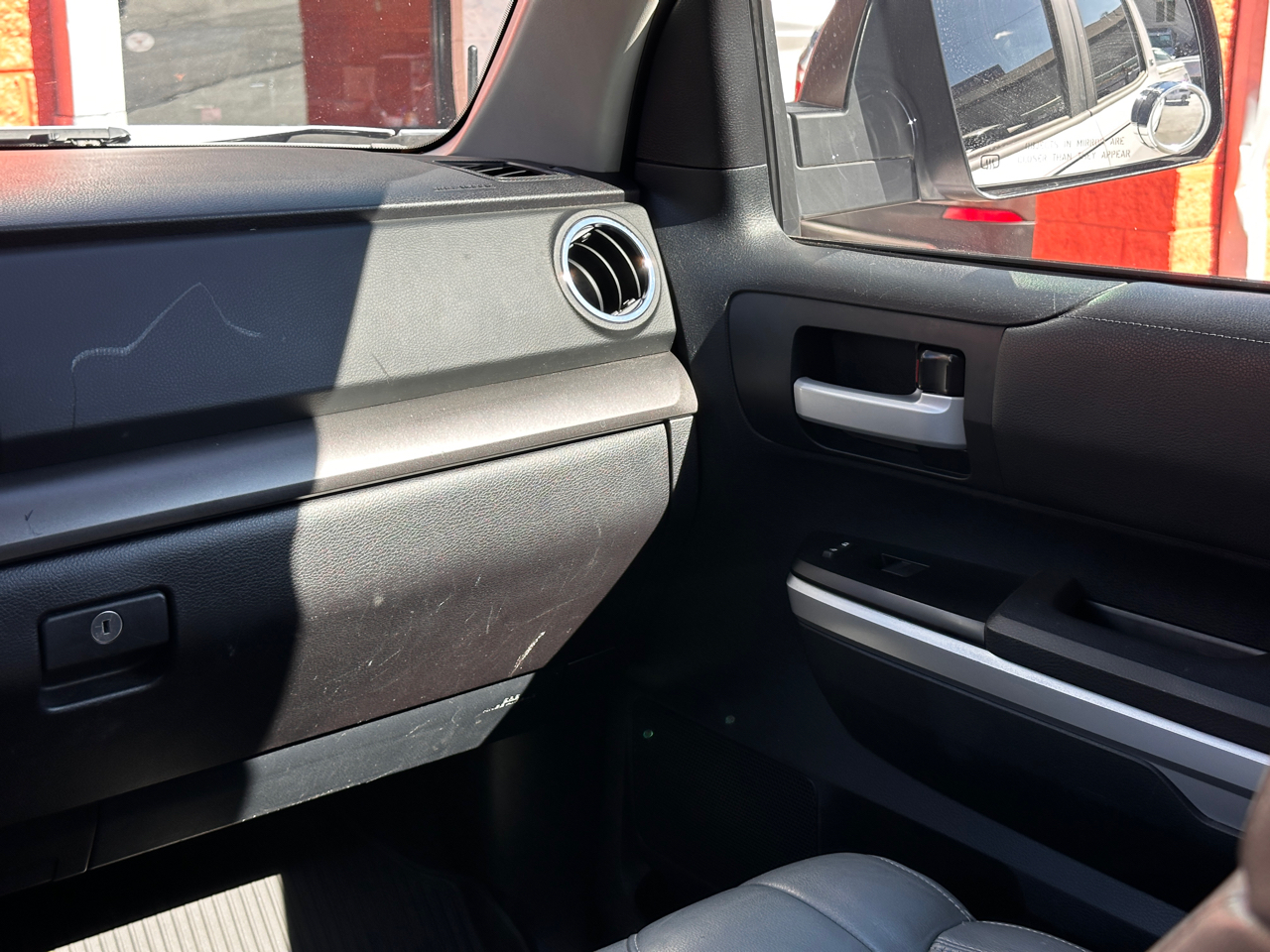 Toyota Tundra 2WD Truck CrewMax 5.7L V8 6-Spd AT SR5 (Natl) 2014