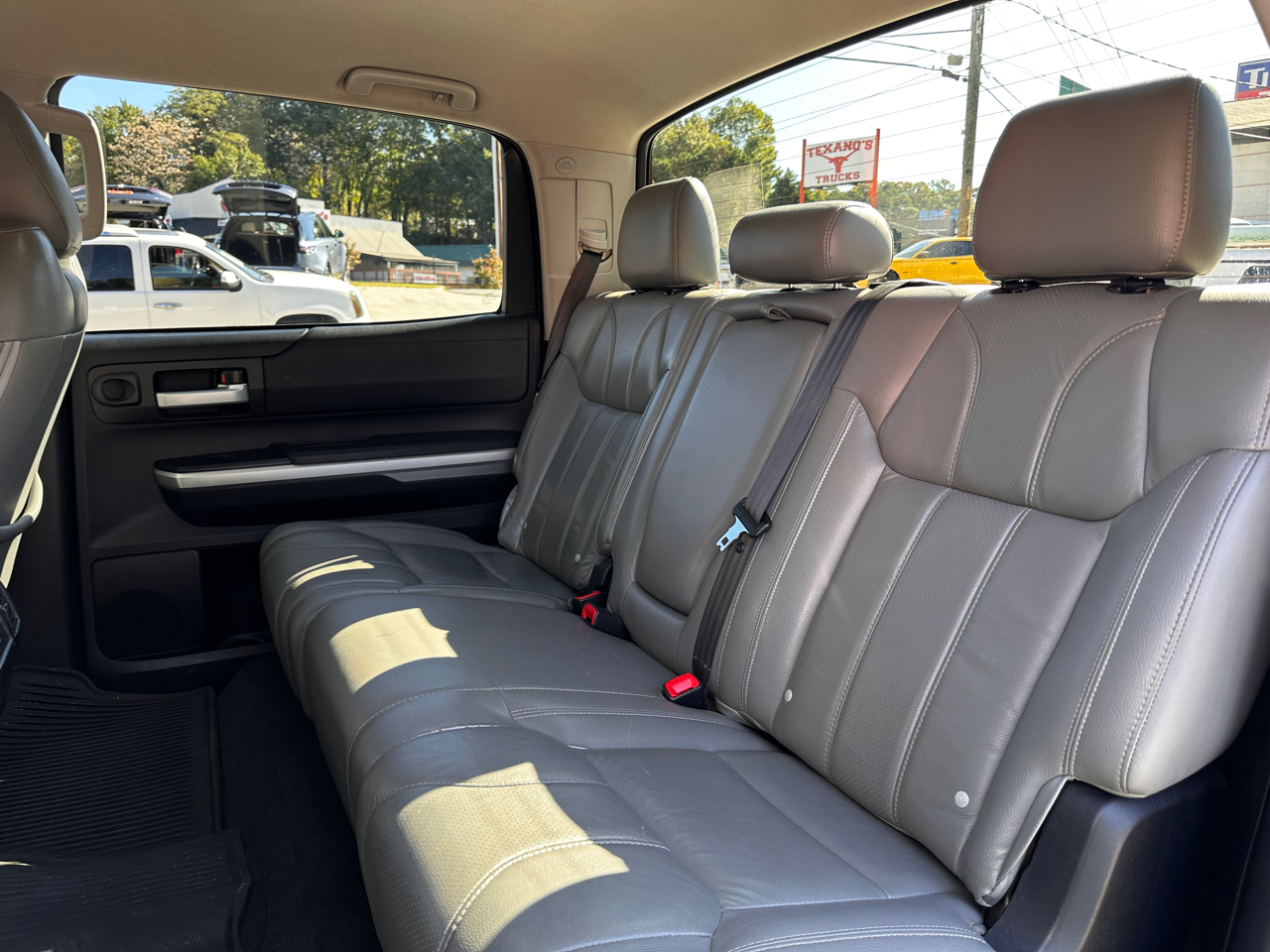 Toyota Tundra 2WD Truck CrewMax 5.7L V8 6-Spd AT SR5 (Natl) 2014