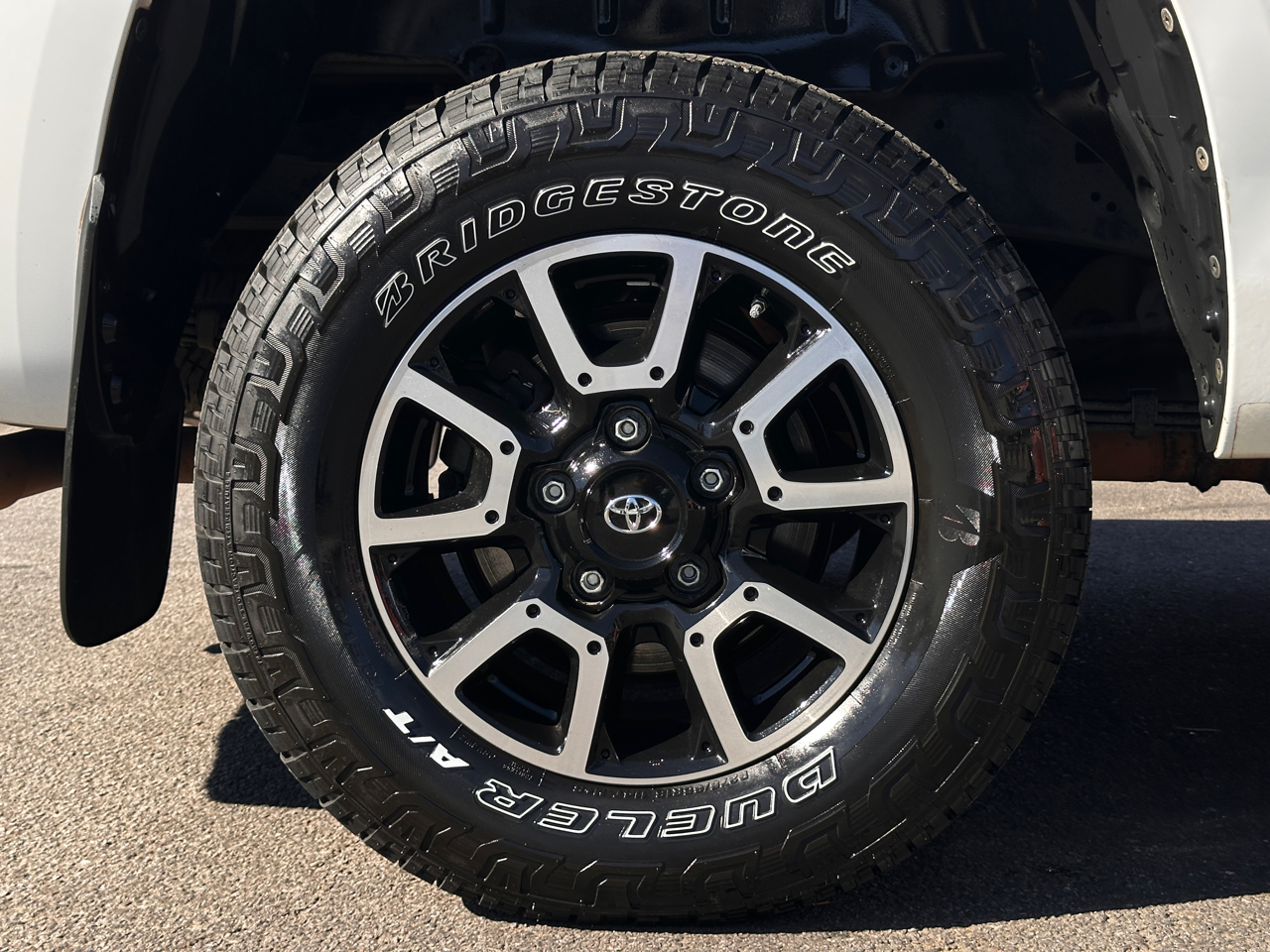 Toyota Tundra 2WD Truck CrewMax 5.7L V8 6-Spd AT SR5 (Natl) 2014