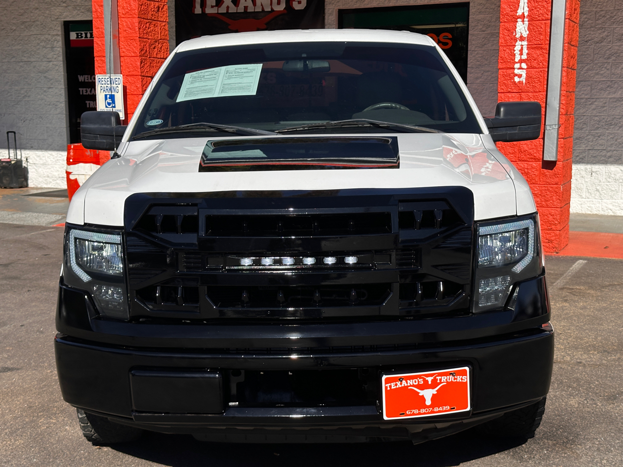 Ford F-150 2WD Reg Cab 145" XLT w/Mid-Box Prep 2010