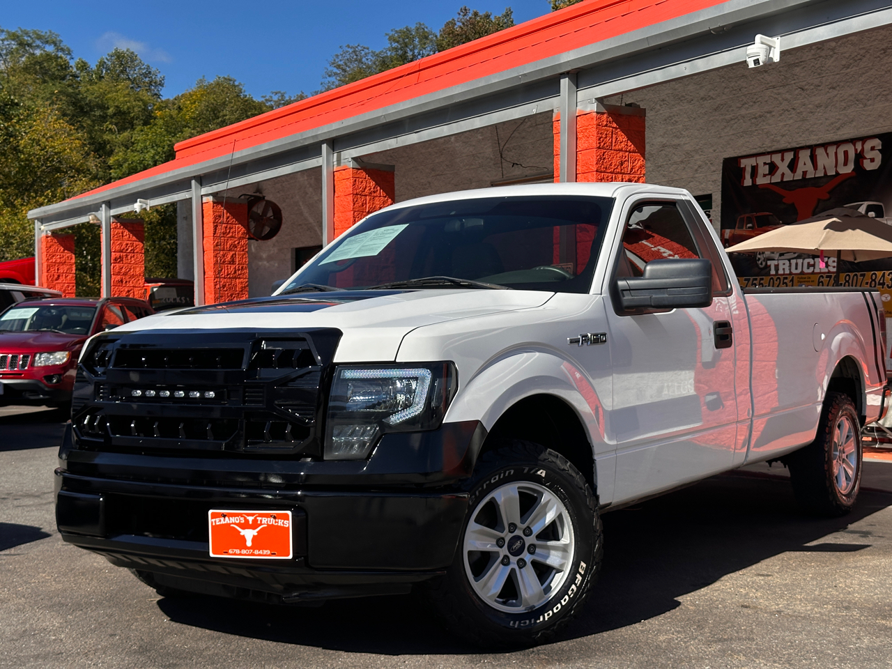 Ford F-150 2WD Reg Cab 145" XLT w/Mid-Box Prep 2010