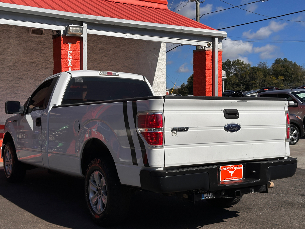 Ford F-150 2WD Reg Cab 145" XLT w/Mid-Box Prep 2010
