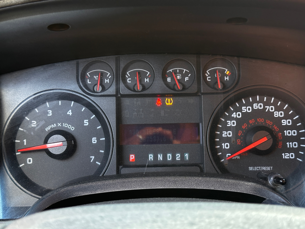 Ford F-150 2WD Reg Cab 145" XLT w/Mid-Box Prep 2010