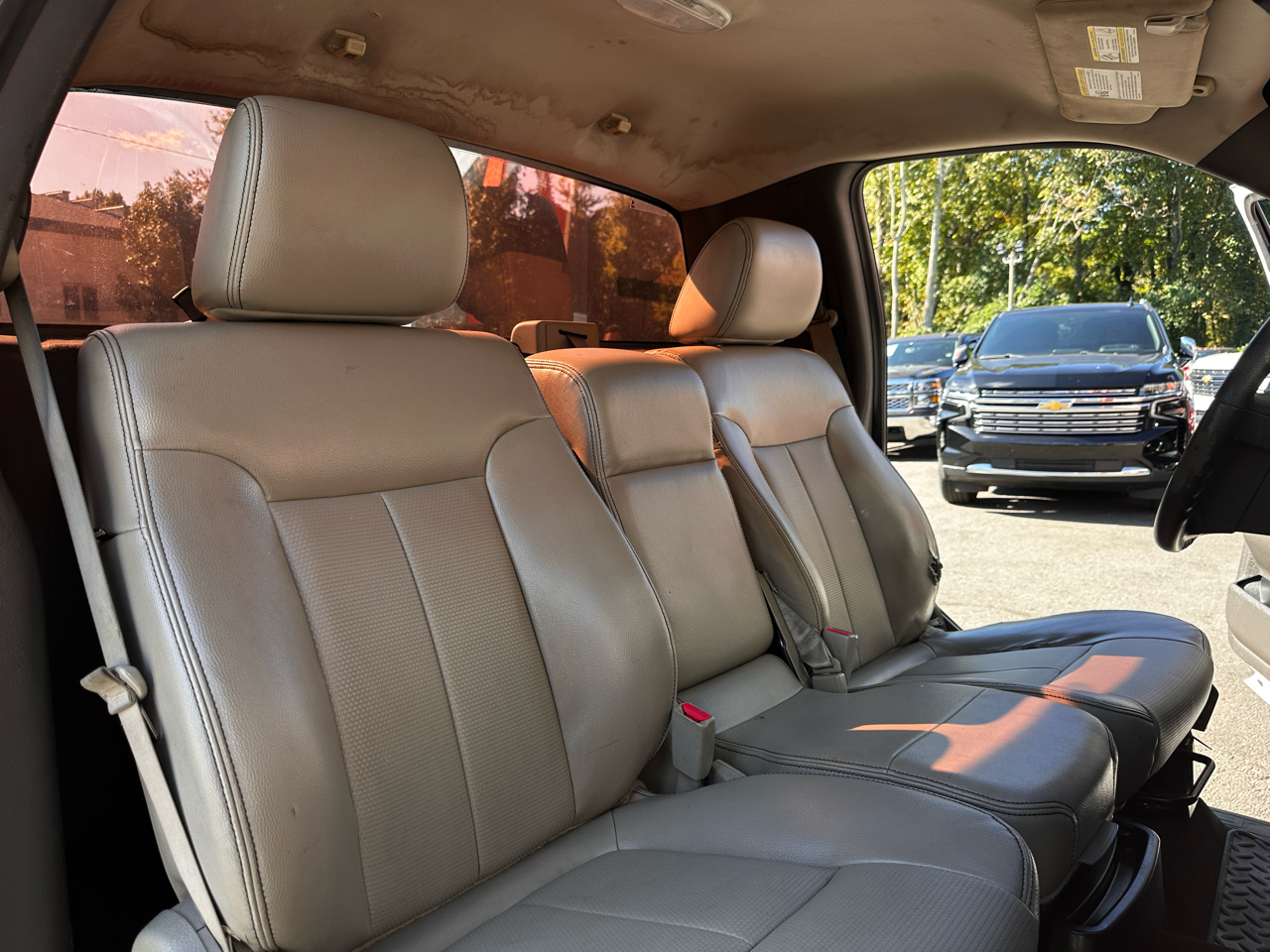 Ford F-150 2WD Reg Cab 145" XLT w/Mid-Box Prep 2010