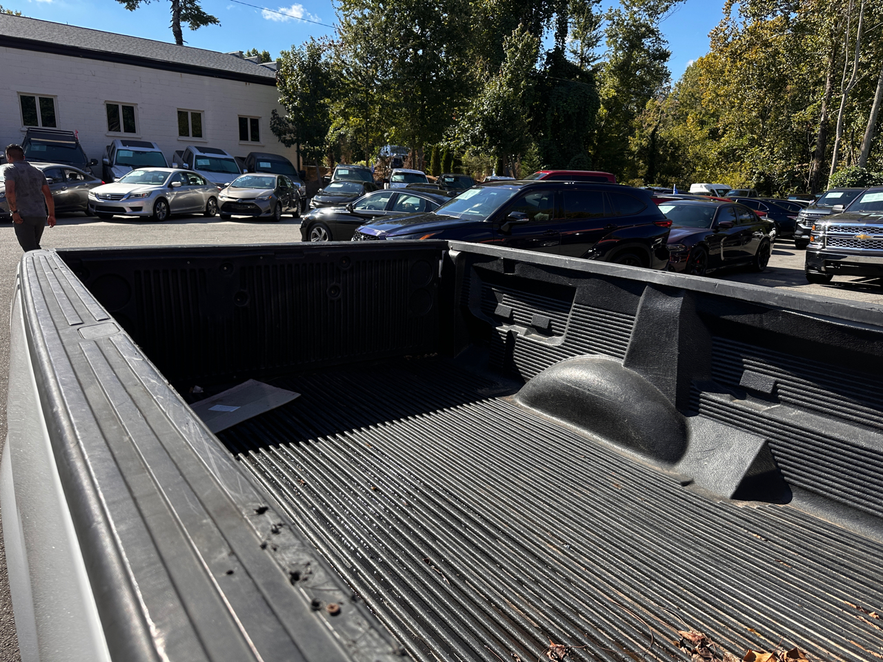 Ford F-150 2WD Reg Cab 145" XLT w/Mid-Box Prep 2010