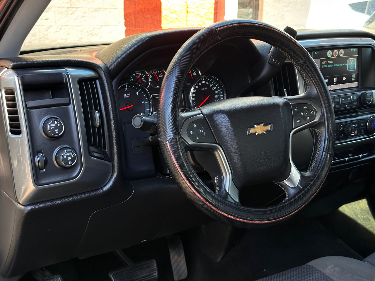Chevrolet Silverado 1500 4WD Crew Cab 143.5" LT w/1LT 2015