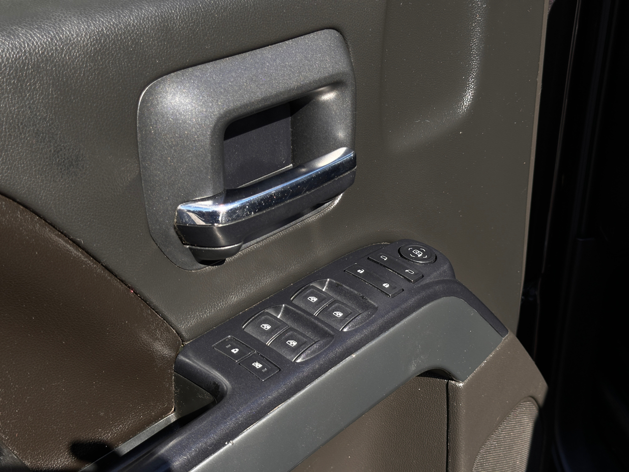 Chevrolet Silverado 1500 4WD Crew Cab 143.5" LT w/1LT 2015