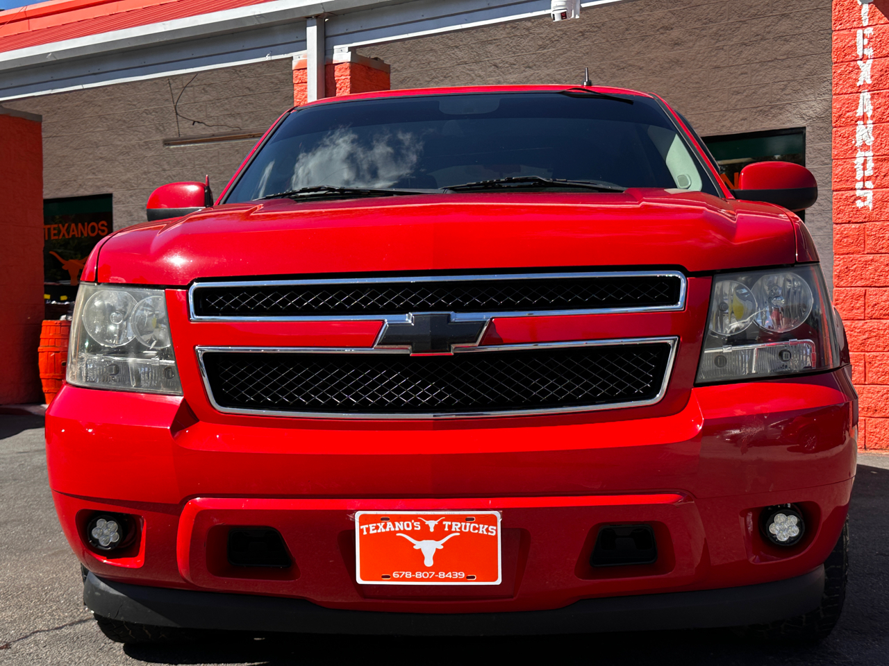 2010 Chevrolet Avalanche LS's photo