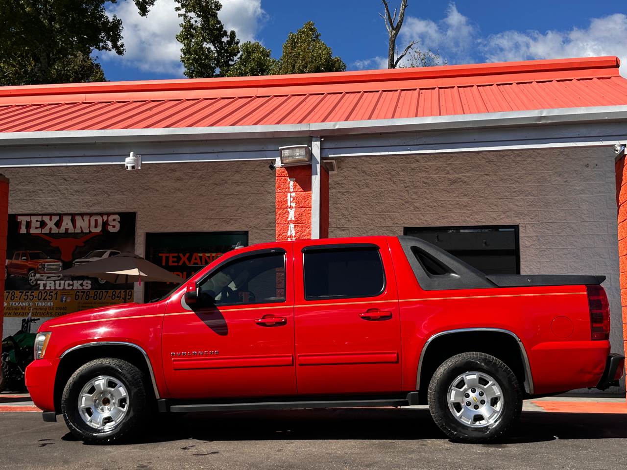 Chevrolet Avalanche 2WD Crew Cab LS 2010