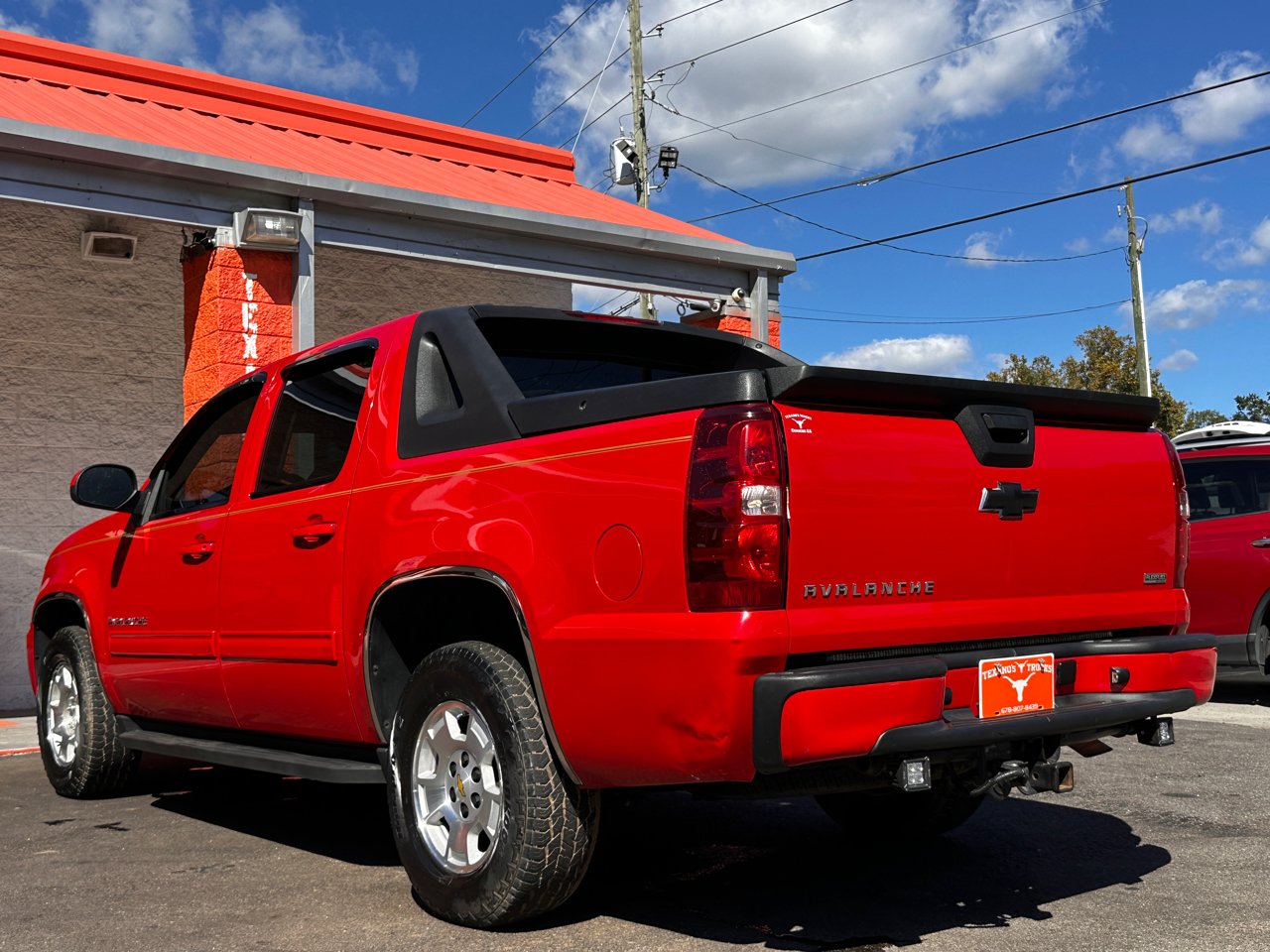 Chevrolet Avalanche 2WD Crew Cab LS 2010
