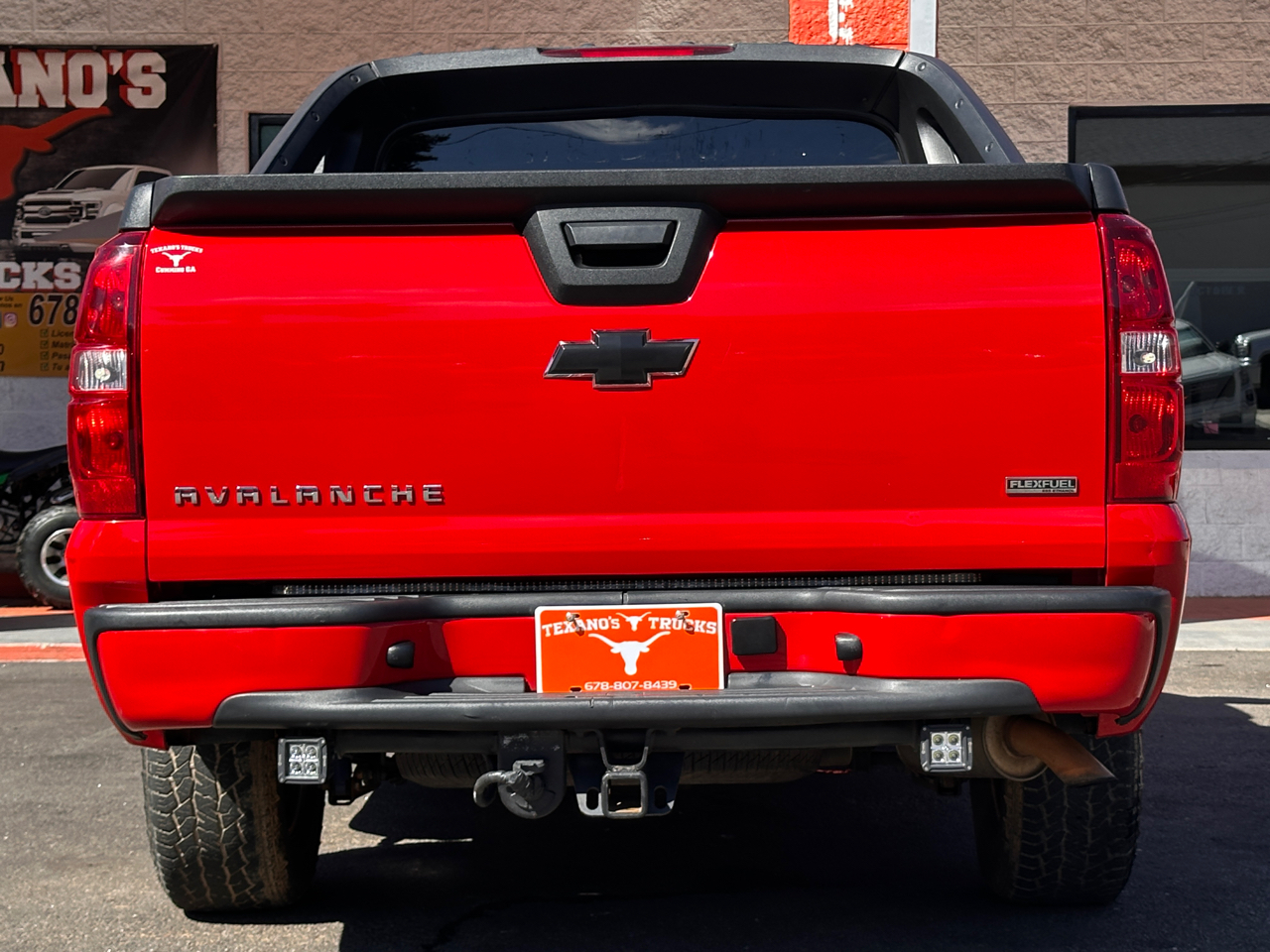 Chevrolet Avalanche 2WD Crew Cab LS 2010